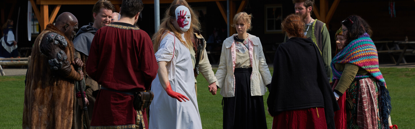 Charm deelnemers tijdens het larp evenement